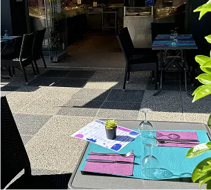 Terrasse pour déguster un plateau de fruits de mer ou crustacés, Poissonnerie Moser - Saveurs de l Océan à Sceaux (92)