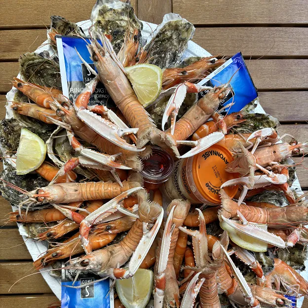 Plateau huîtres et langoustines Poissonnerie Moser - Saveurs de l Océan à Sceaux (92)