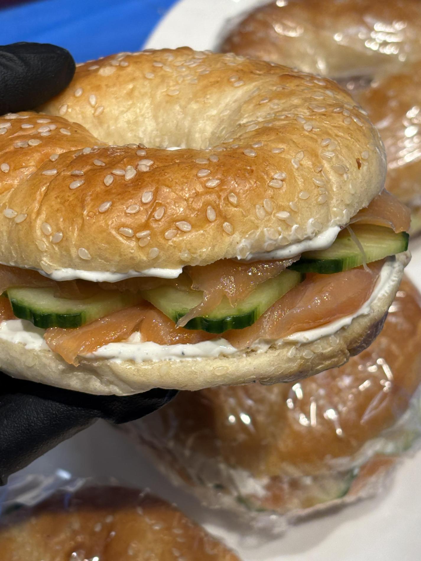 24 et 25/10 : Encornets &agrave; la tomate et bagels au saumon fum&eacute;