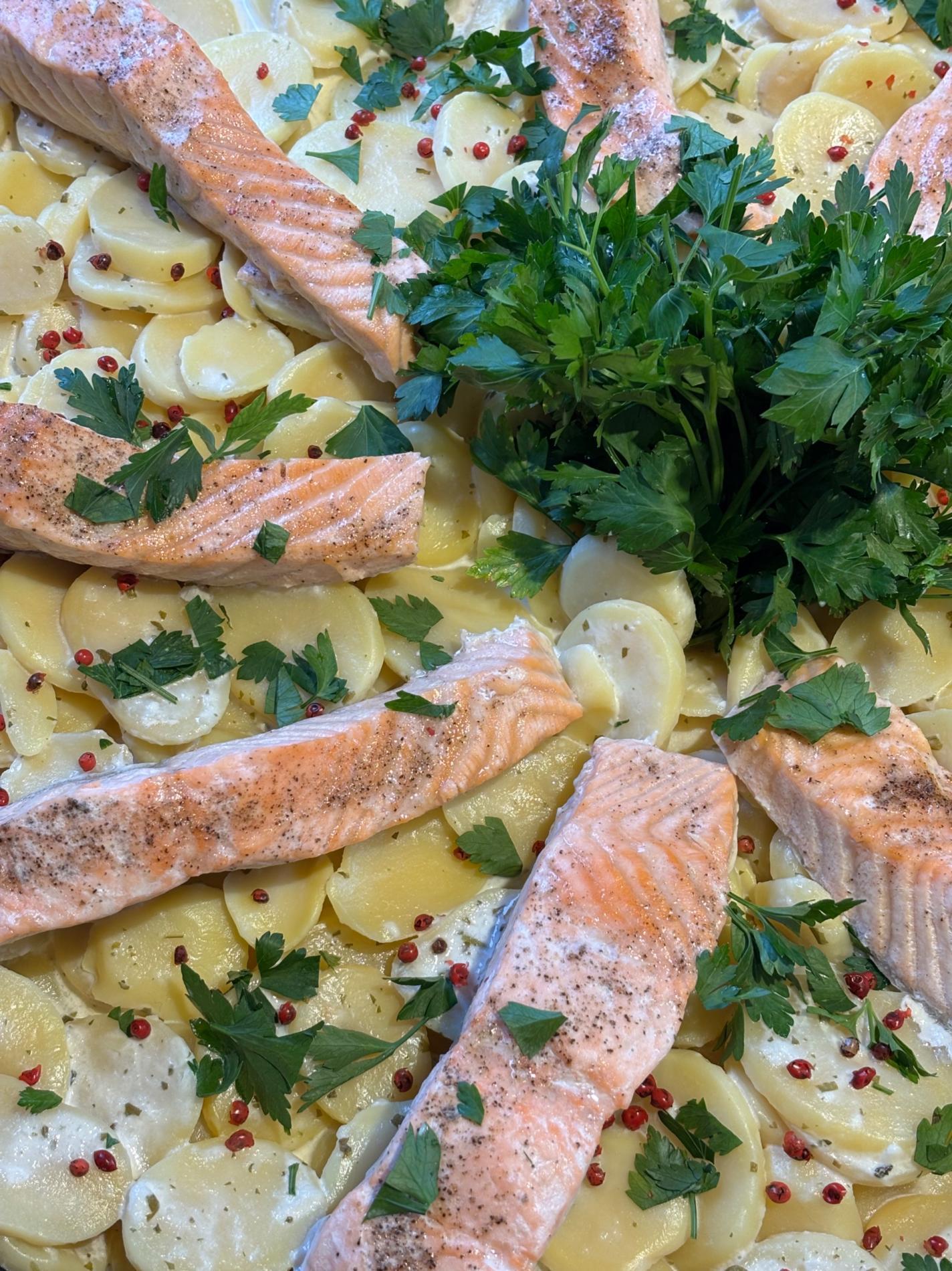31/10 et 01/11 : Saumon, pommes de terre et sauce &agrave; l&rsquo;oseille